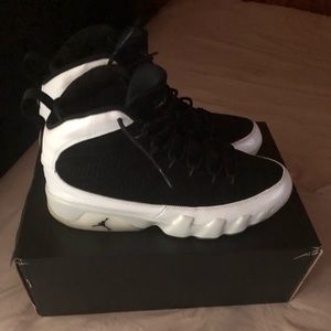 White &black Jordan’s size 12